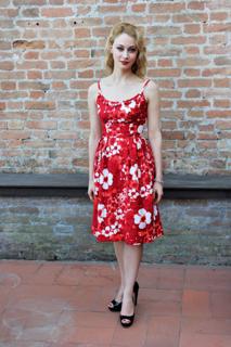 Sarah Gadon feet photo thumbnail