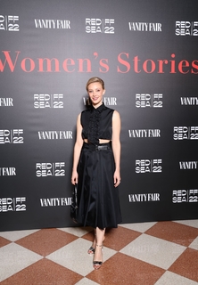 Sarah Gadon feet photo thumbnail