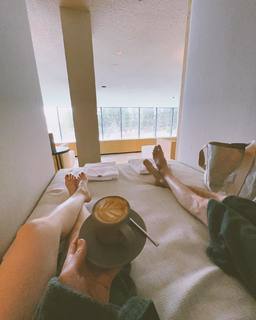 Sarah Gadon feet photo thumbnail