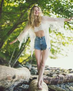 Sarah Grey feet photo 9