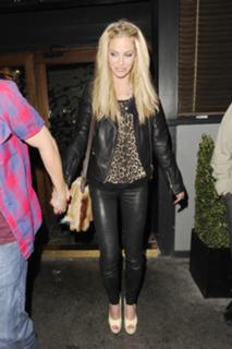 Sarah Harding feet photo thumbnail