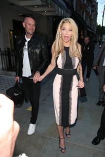 Sarah Harding feet photo thumbnail