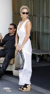 Sarah Harding feet photo thumbnail