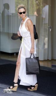 Sarah Harding feet photo thumbnail