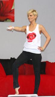 Sarah Harding feet photo thumbnail