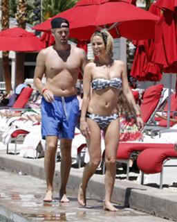 Sarah Harding feet photo thumbnail