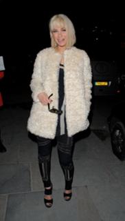 Sarah Harding feet photo thumbnail