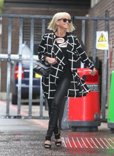 Sarah Harding feet photo thumbnail