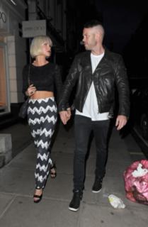 Sarah Harding feet photo thumbnail