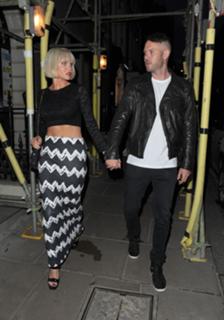 Sarah Harding feet photo thumbnail