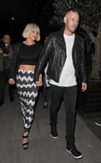 Sarah Harding feet photo thumbnail