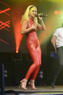 Sarah Harding feet photo thumbnail