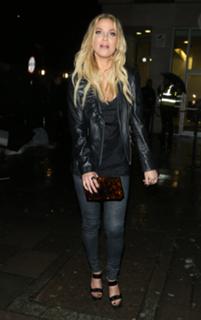 Sarah Harding feet photo thumbnail