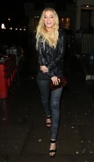 Sarah Harding feet photo thumbnail