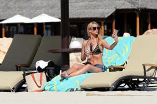 Sarah Harding feet photo thumbnail