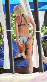 Sarah Harding feet photo thumbnail