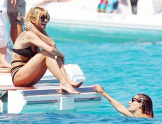 Sarah Harding feet photo thumbnail