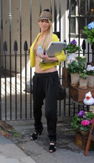 Sarah Harding feet photo thumbnail