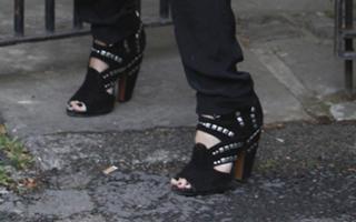 Sarah Harding feet photo thumbnail