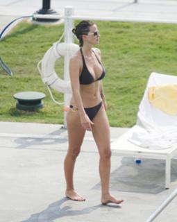 Sarah Harding feet photo thumbnail