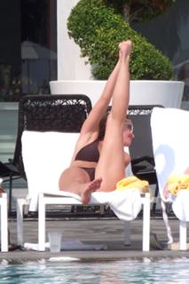 Sarah Harding feet photo thumbnail