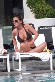 Sarah Harding feet photo thumbnail