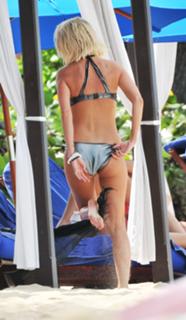 Sarah Harding feet photo thumbnail