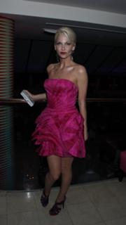 Sarah Harding feet photo thumbnail