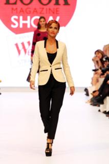 Sarah Harding feet photo thumbnail