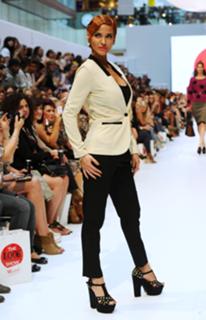 Sarah Harding feet photo thumbnail