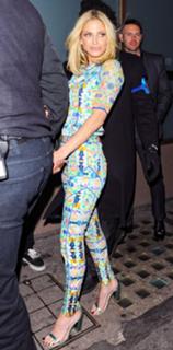 Sarah Harding feet photo thumbnail