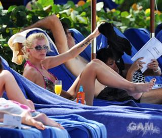 Sarah Harding feet photo thumbnail