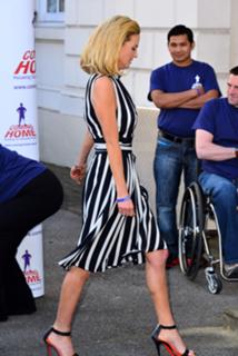 Sarah Harding feet photo thumbnail