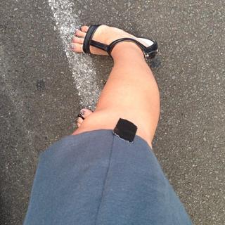 Sarah Harris feet photo 15