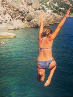 Sarah Harris feet photo 18