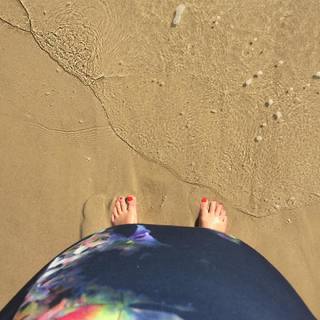 Sarah Harris feet photo 5