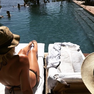 Sarah Harris feet photo 1