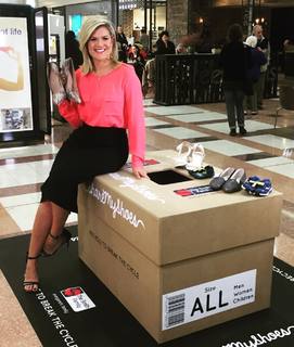 Sarah Harris feet photo 18