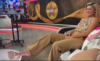 Sarah Harris feet photo 10
