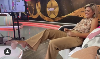 Sarah Harris feet photo 6