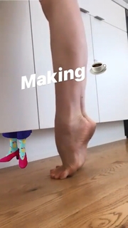 Sarah Hay feet photo 6