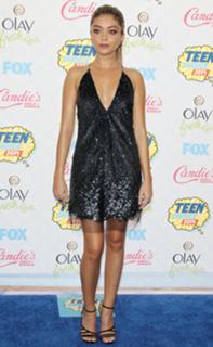 Sarah Hyland feet photo thumbnail