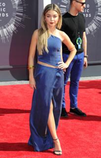 Sarah Hyland feet photo thumbnail