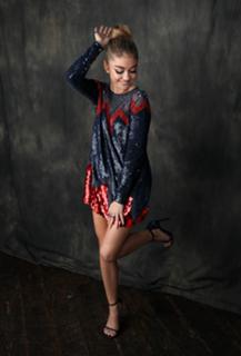 Sarah Hyland feet photo thumbnail
