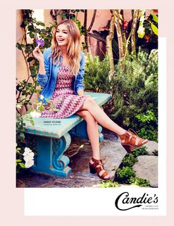 Sarah Hyland feet photo thumbnail