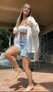Sarah-Jade Bleau feet photo 4