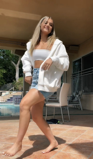 Sarah-Jade Bleau feet photo 3