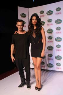 Sarah-Jane Dias feet photo 6