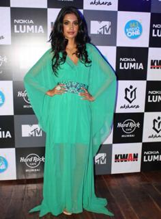Sarah-Jane Dias feet photo 2