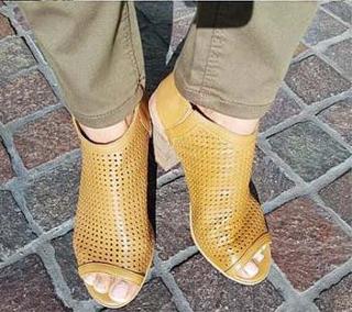 Sarah-Jane Dias feet photo 17